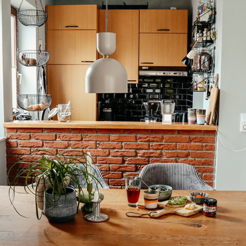 Rauszeit SPO - Ferinhaus in St. Peter-Ording - vollausgestattete Küche mit Kaffeemaschine - 500x500