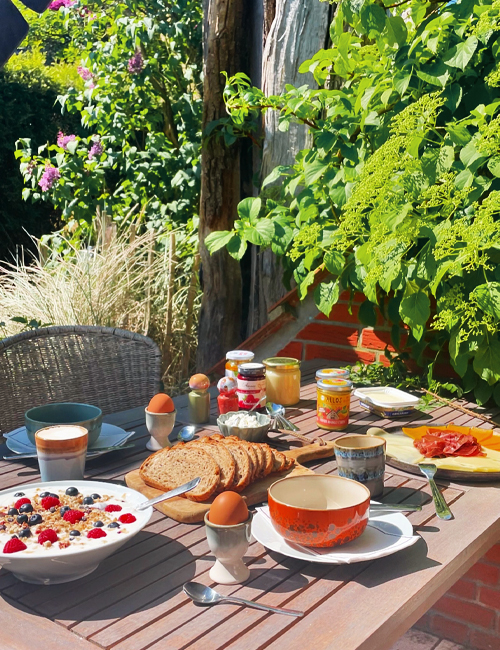 Rauszeit SPO - Ferienhaus in St. Peter-Ording - Frühstück im Garten