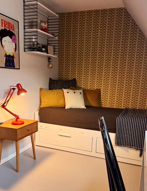 Rauszeit SPO - Ferienhaus in Sankt Peter-Ording - kleines Schlafzimmer mit Schreibtisch und Bett